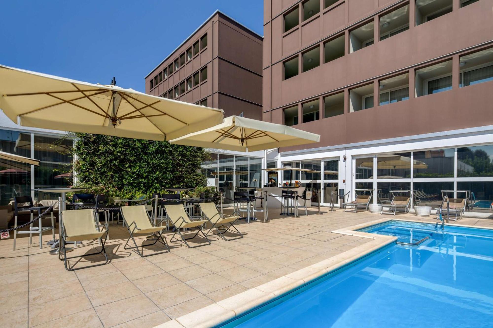 Best Western Plus Hotel Farnese Parma Esterno foto