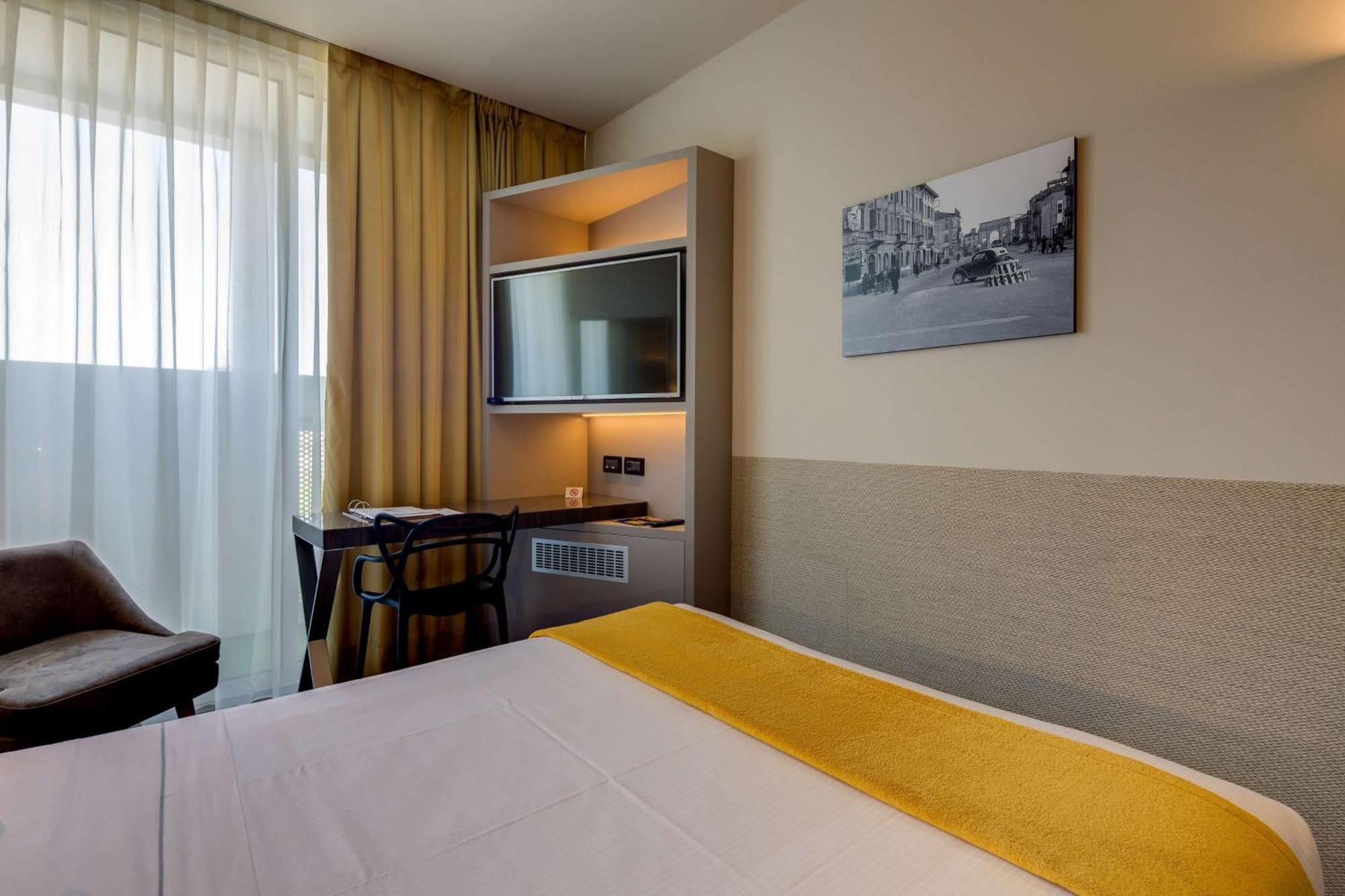 Best Western Plus Hotel Farnese Parma Esterno foto