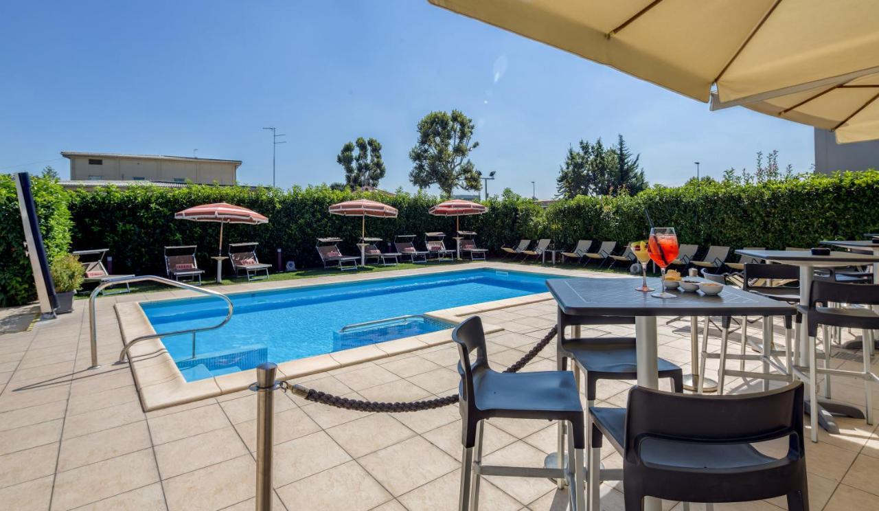 Best Western Plus Hotel Farnese Parma Esterno foto